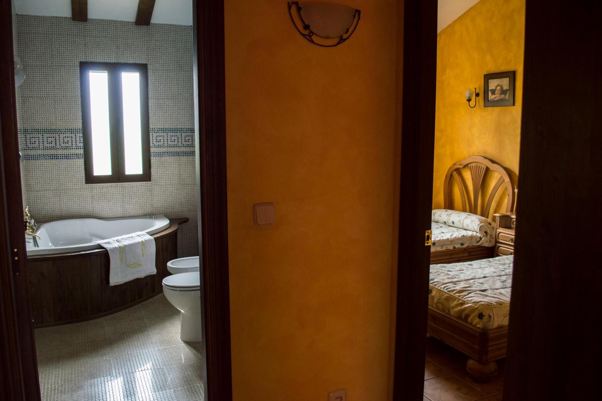 Apartamentos Rurales Alvado Tamajon エクステリア 写真