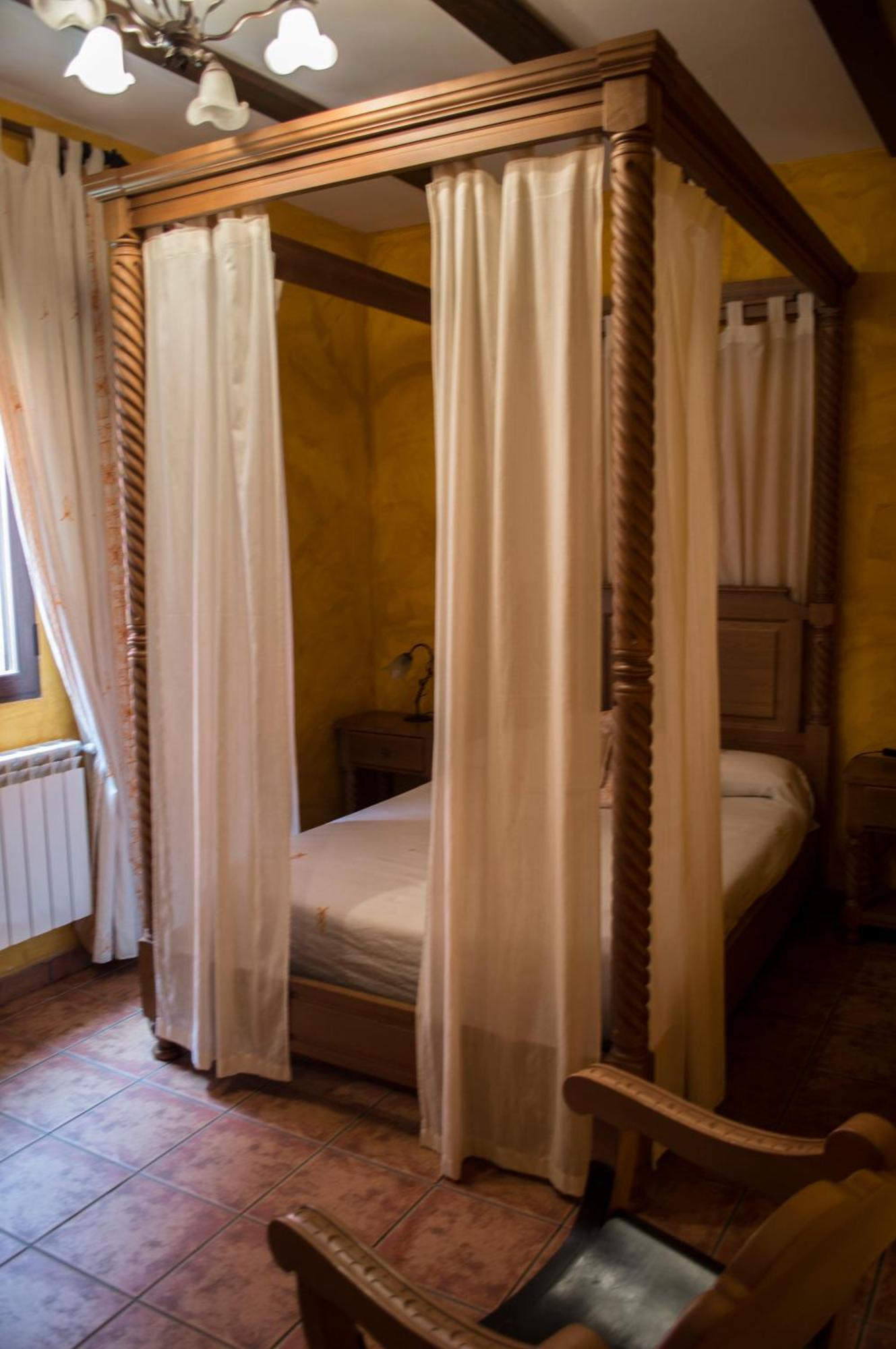 Apartamentos Rurales Alvado Tamajon エクステリア 写真