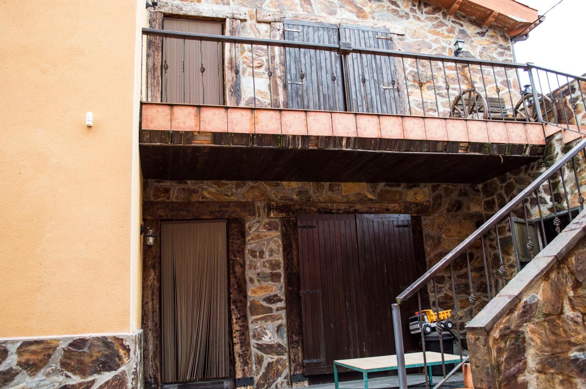 Apartamentos Rurales Alvado Tamajon エクステリア 写真