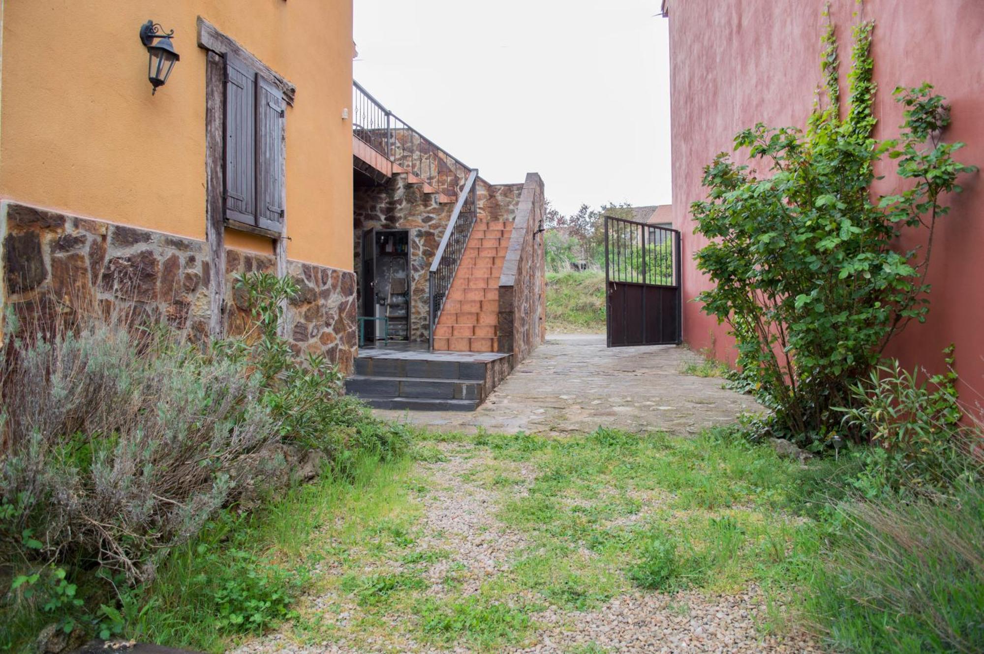 Apartamentos Rurales Alvado Tamajon エクステリア 写真