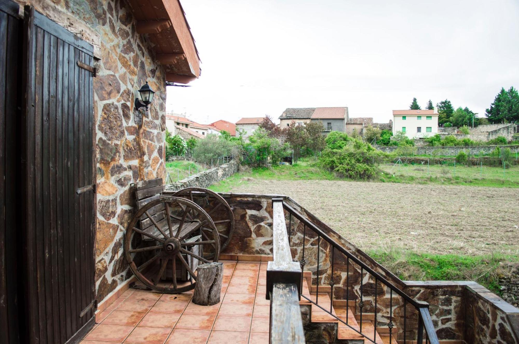 Apartamentos Rurales Alvado Tamajon エクステリア 写真